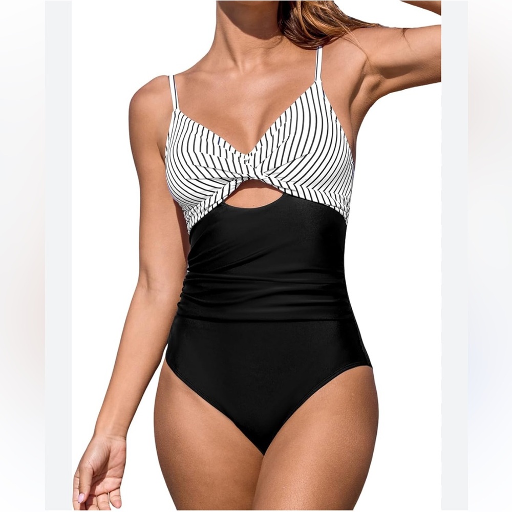 Cupshe Black and White Striped One-Piece Swimsuit